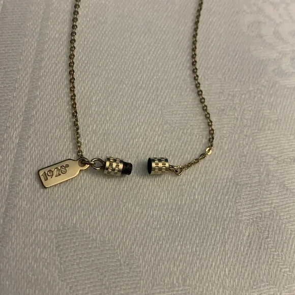 1928 Jewelry Necklace Fine Chain & Pale Porcelain Rose; 15” with original box - Picture 9 of 12